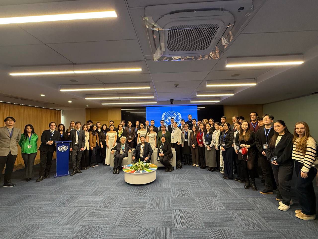 Халықаралық қатынастар факультеті 2026 жылғы 2 наурызда Алматы қаласының халықаралық қатынастар мамандығының студенттері мен жас ғалымдарының Қазақстанның БҰҰ жанындағы алғашқы Тұрақты Өкілі А.Х. Арыстанбековамен кездесуін ұйымдастырды